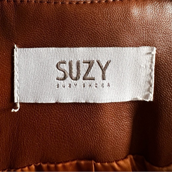 Suzy Shier Pleather Vest. Size Medium, Light Brown. - Picture 3 of 3